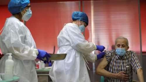 España Comienza A Repartir El 27%De Las Dosis Contra El Coronavirus Con Prioridad Para El Personal De Salud