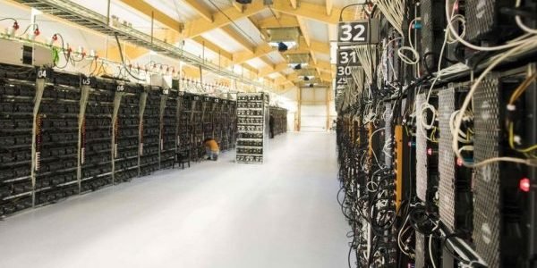 _116937893_gettyimages-937660844 La energía que consume el Bitcoin, es un elemento que puede derrumbarlo