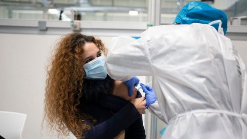 Profesores En Madrid Están De Baja Tras Recibir La Vacuna De AstraZeneca
