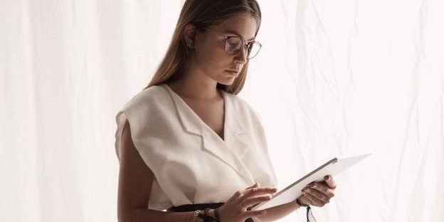 Jone Magdaleno Molledo y su visión Antagónica de la moda Jone Magdaleno Molledo y su visión Antagónica de la moda