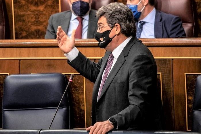 Entre 90 y 1.220 euros al mes son las cuotas que plantea Escrivá para los autónomos