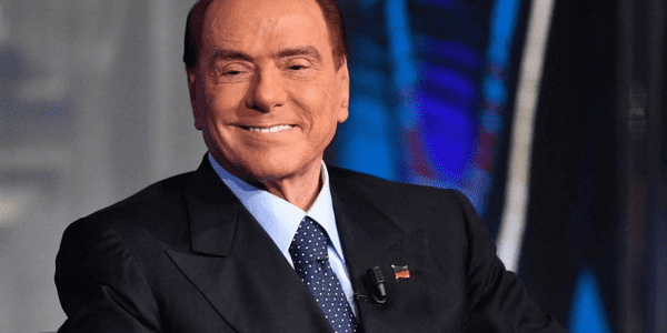 Silvio Berlusconi: político italiano 